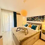 Sunny & Peaceful Chic Retreat
