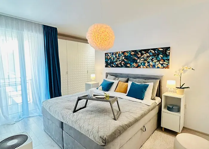 Sunny & Peaceful Chic Retreat
